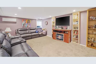 77 Shore Road, Mount Sinai, NY 11766 - Photo 31