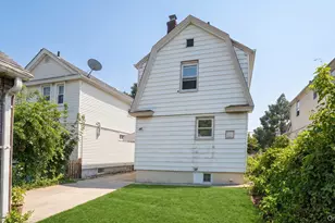 90-27 218th Pl, Queens Village, NY 11428 - Photo 17