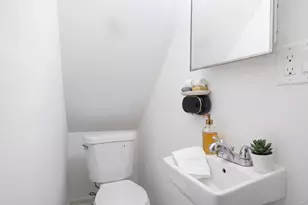 90-27 218th Pl, Queens Village, NY 11428 - Photo 9