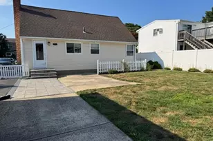 2656 Cedar Ln, Bellmore, NY 11710 - Photo 21