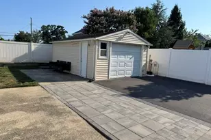 2656 Cedar Ln, Bellmore, NY 11710 - Photo 19