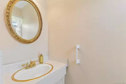 171 Rockaway Avenue, Garden City, NY 11530 - Photo 9