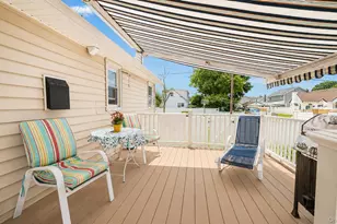 262 N Cedar St, Massapequa, NY 11758 - Photo 9