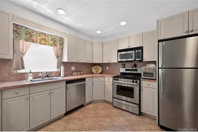 171 Hudson Terrace, Yonkers, NY 10701 - Photo 31