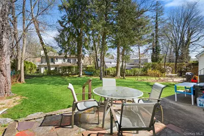 5 Burbury Lane, Great Neck, NY 11023 - Photo 23