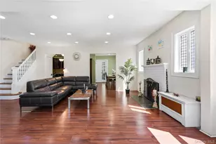 5 Burbury Ln, Great Neck, NY 11023 - Photo 7