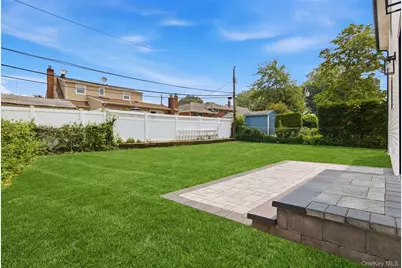 31 Underhill Avenue, Syosset, NY 11791 - Photo 21