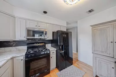 38 W 1st Street, Ronkonkoma, NY 11779 - Photo 7