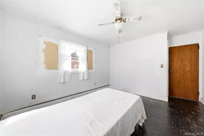 235 N 7th Street, Lindenhurst, NY 11757 - Photo 15