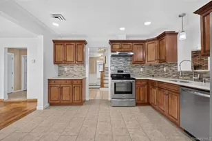 1671 Noble St, East Meadow, NY 11554 - Photo 11