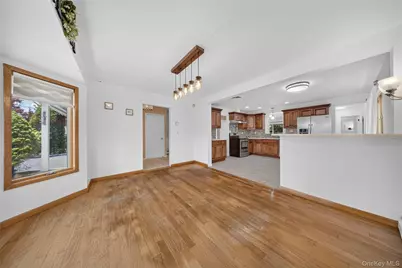 1671 Noble Street, East Meadow, NY 11554 - Photo 7