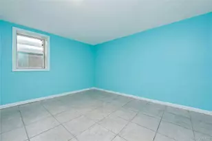 516 Shade St, North Babylon, NY 11703 - Photo 13