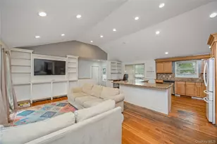 516 Shade St, North Babylon, NY 11703 - Photo 7