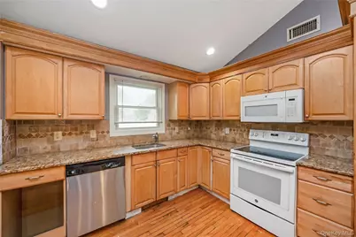 516 Shade Street, North Babylon, NY 11703 - Photo 5
