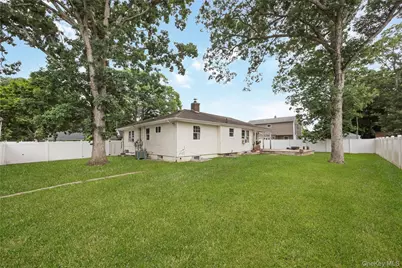 516 Shade Street, North Babylon, NY 11703 - Photo 15