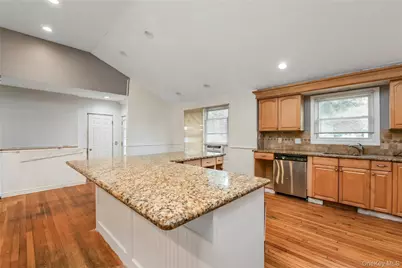 516 Shade Street, North Babylon, NY 11703 - Photo 9