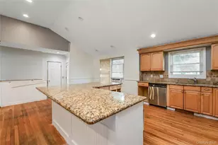 516 Shade St, North Babylon, NY 11703 - Photo 9
