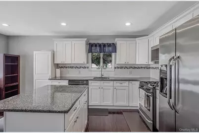 11 Mallard Avenue, Selden, NY 11784 - Photo 9