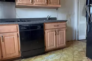 160-10 89th Ave, Jamaica, NY 11432 - Photo 9