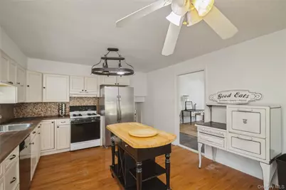 12 Larry Road, Selden, NY 11784 - Photo 21