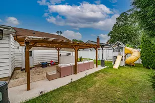 22 Dollard Dr, North Babylon, NY 11703 - Photo 17