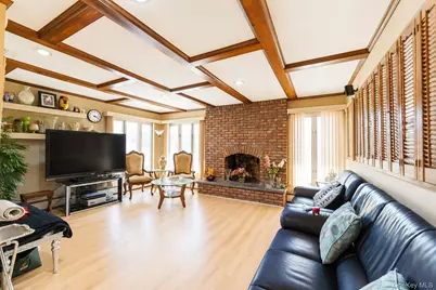 930 Balfour Street, Valley Stream, NY 11580 - Photo 7