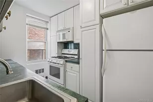 75-10 Yellowstone Blvd, Rego Park, NY 11374 - Photo 5