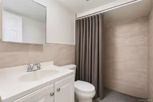 101-39 110th St, Richmond Hill, NY 11419 - Photo 11