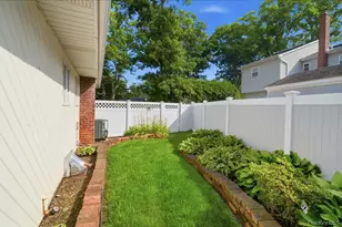 432 Wildwood Rd, Ronkonkoma, NY 11779 - Photo 29