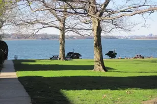 25 Dolphin Green, Port Washington, NY 11050 - Photo 15