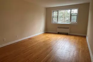 25 Dolphin Green, Port Washington, NY 11050 - Photo 5