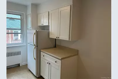 25 Dolphin Green #G2B, Port Washington, NY 11050 - Photo 7