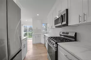 1 Manhasset Ave, Port Washington, NY 11050 - Photo 15
