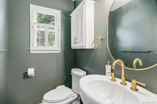 15 Victoria Ct, Oakdale, NY 11769 - Photo 21