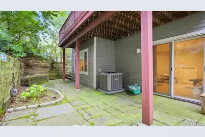 4 Pinewood Circle, White Plains, NY 10603 - Photo 21