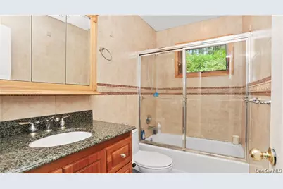 4 Pinewood Circle, White Plains, NY 10603 - Photo 19