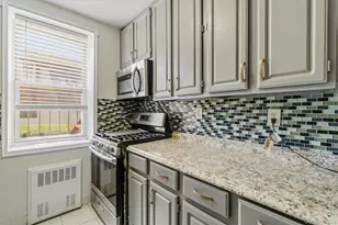 679 Warburton Ave, Yonkers, NY 10471 - Photo 15