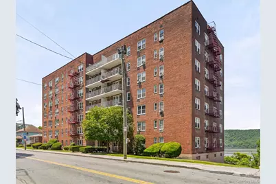 679 Warburton Avenue #2R, Yonkers, NY 10471 - Photo 1