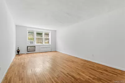679 Warburton Avenue #2R, Yonkers, NY 10471 - Photo 9