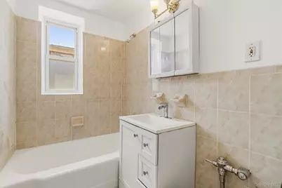 679 Warburton Avenue #2R, Yonkers, NY 10471 - Photo 17