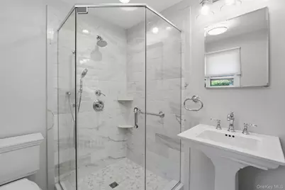172 Park Hill Avenue, Yonkers, NY 10705 - Photo 17