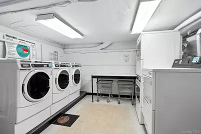 11 Westview Avenue #8-2, White Plains, NY 10603 - Photo 25