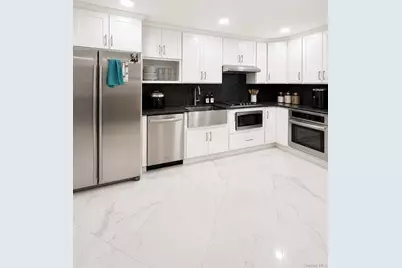886 Woodmere Drive, Valley Stream, NY 11581 - Photo 11