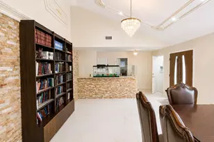 886 Woodmere Dr, Valley Stream, NY 11581 - Photo 5