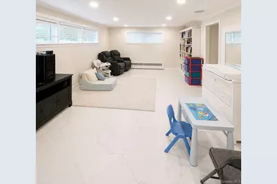 886 Woodmere Drive, Valley Stream, NY 11581 - Photo 21