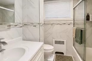 886 Woodmere Dr, Valley Stream, NY 11581 - Photo 27
