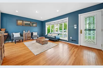 5 Delaware Avenue, Commack, NY 11725 - Photo 5