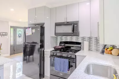 38 Tamarack Street, Central Islip, NY 11722 - Photo 5
