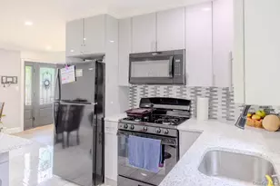 38 Tamarack St, Central Islip, NY 11722 - Photo 5