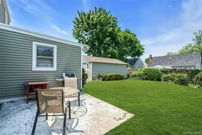 1159 Slabey Avenue, Valley Stream, NY 11580 - Photo 27